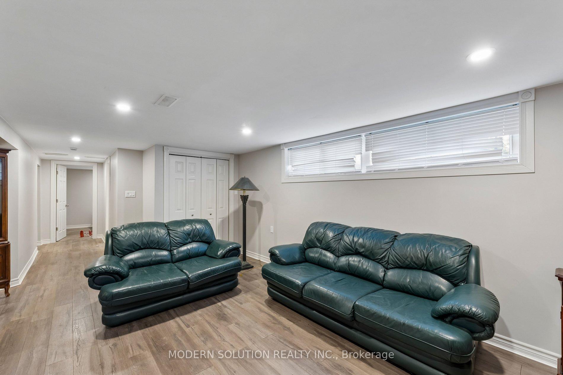 Photo 30 of 61 Godfrey Drive, London, East D — HOMEH
