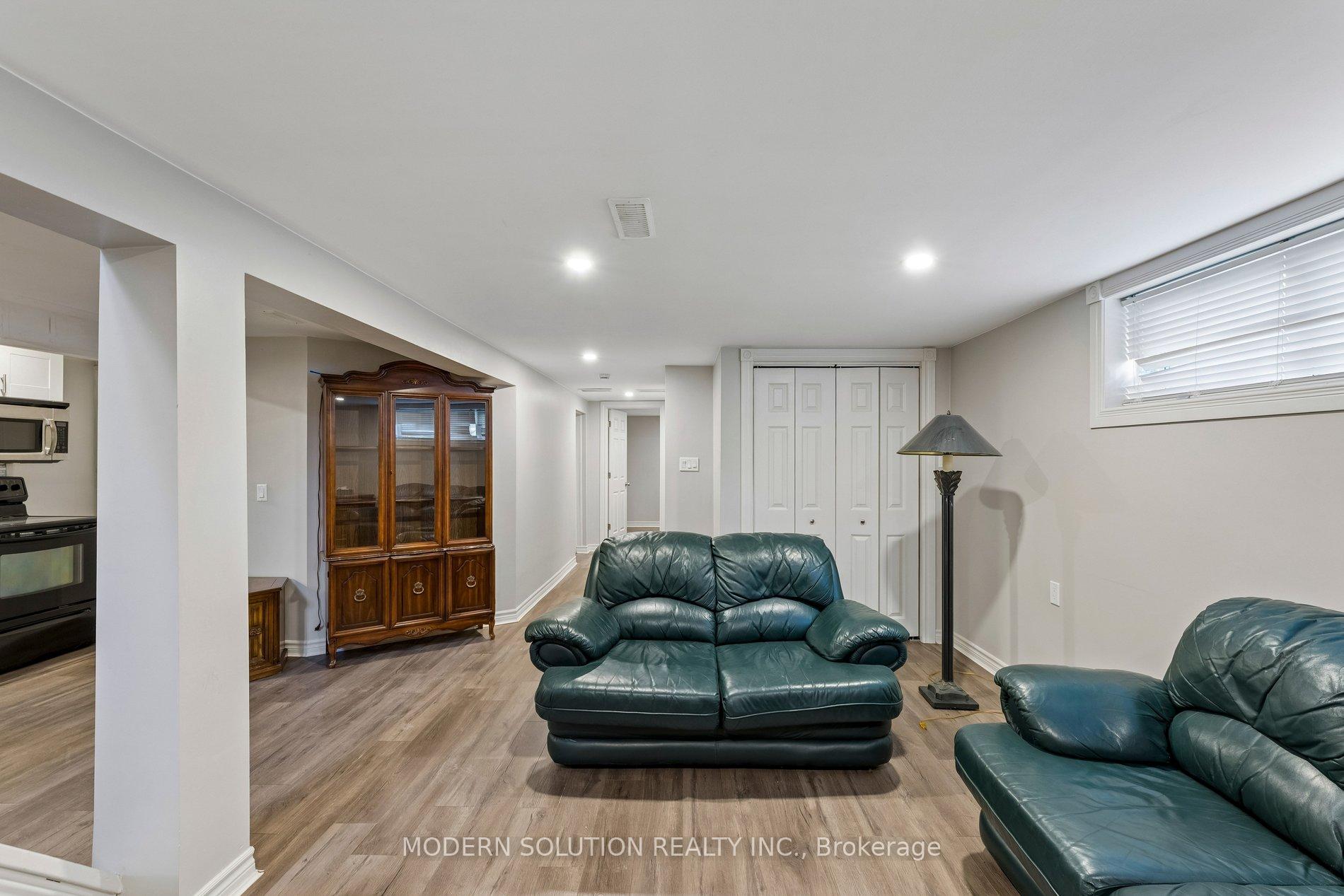 Photo 31 of 61 Godfrey Drive, London, East D — HOMEH