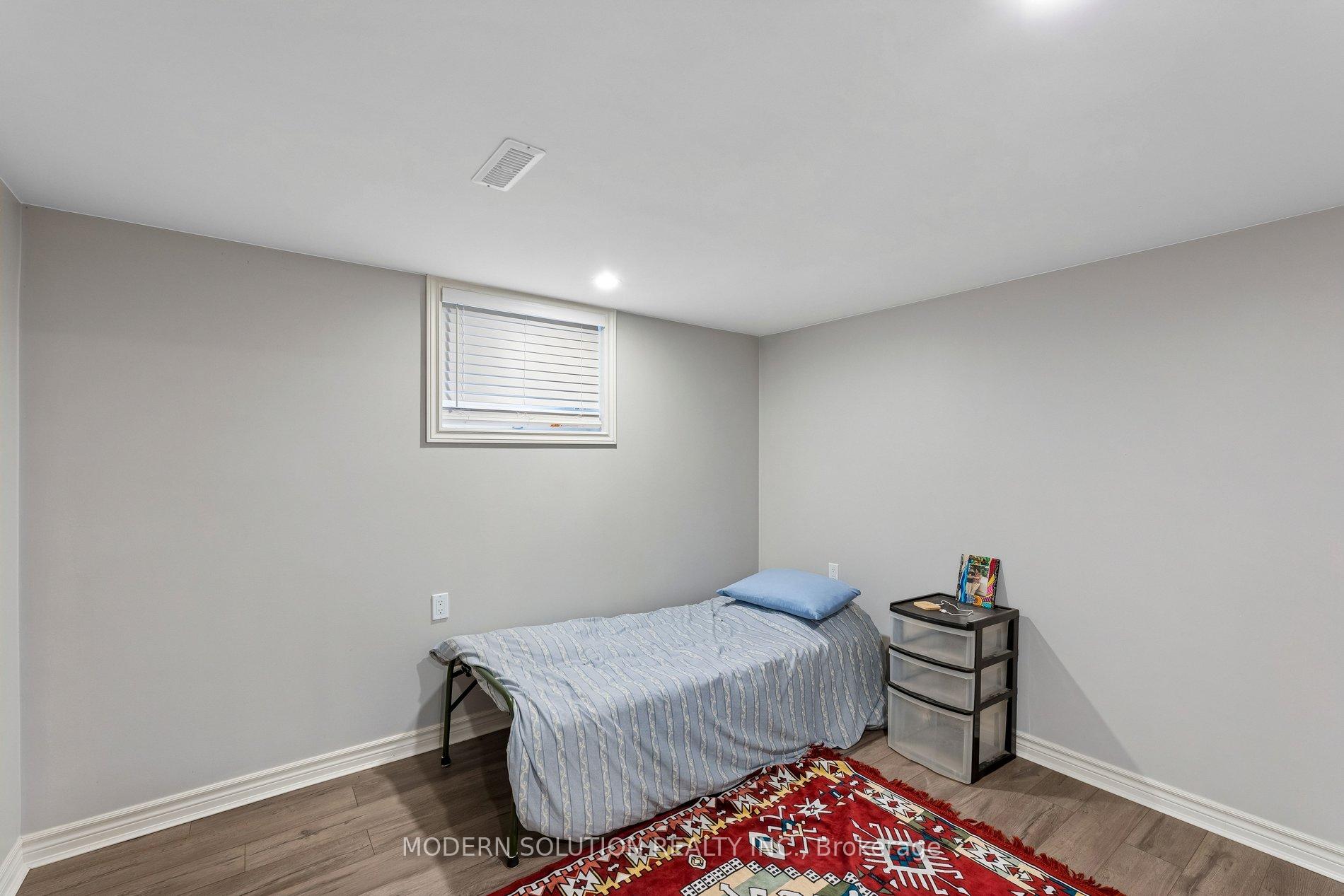 Photo 34 of 61 Godfrey Drive, London, East D — HOMEH