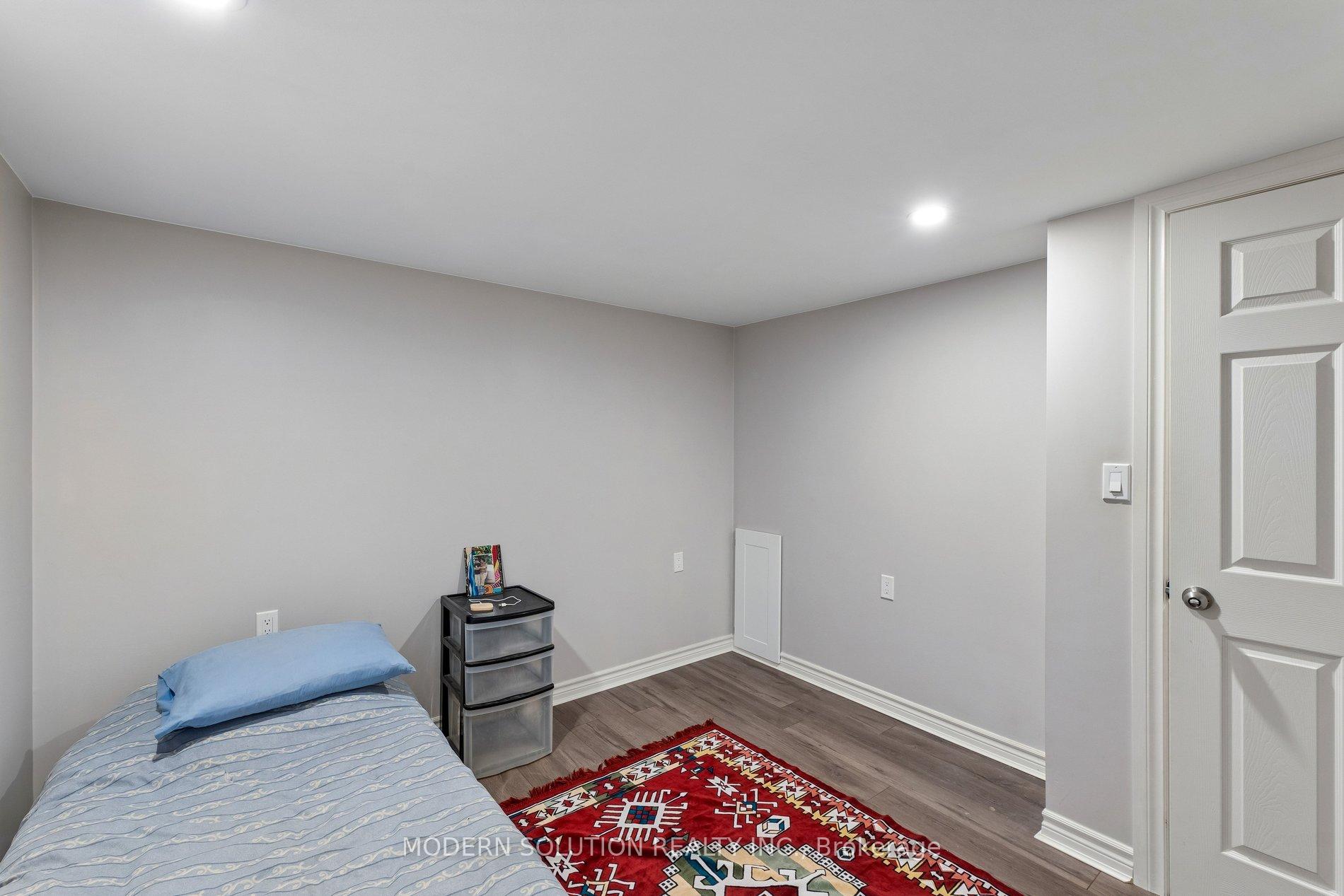 Photo 35 of 61 Godfrey Drive, London, East D — HOMEH
