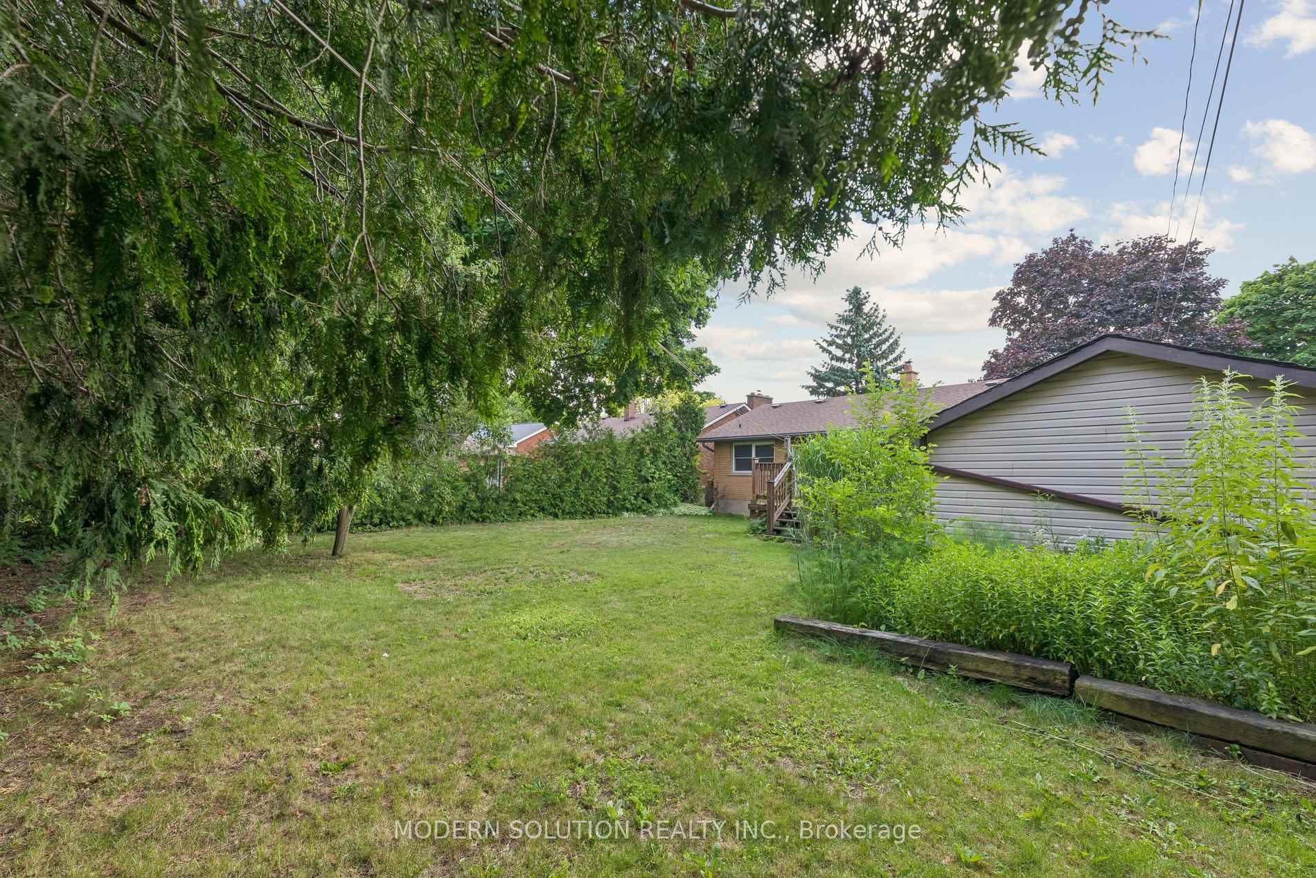 Photo 42 of 61 Godfrey Drive, London, East D — HOMEH
