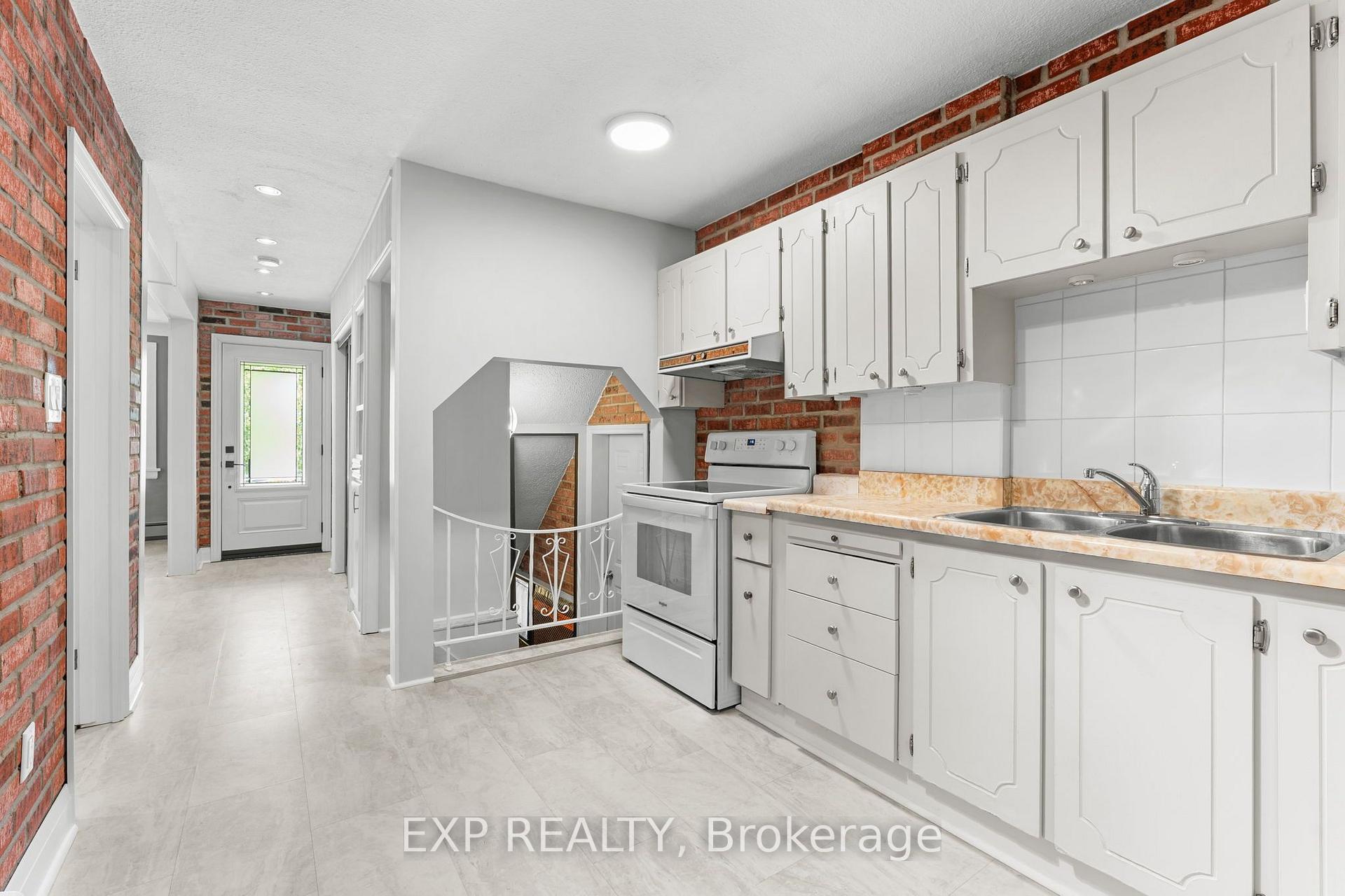 Photo 14 of 156 Park Row S, Hamilton, Delta — HOMEH