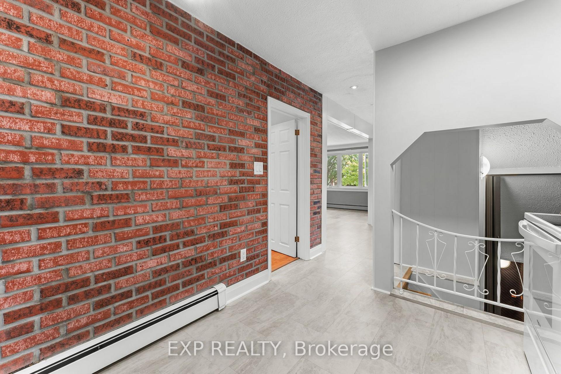 Photo 15 of 156 Park Row S, Hamilton, Delta — HOMEH