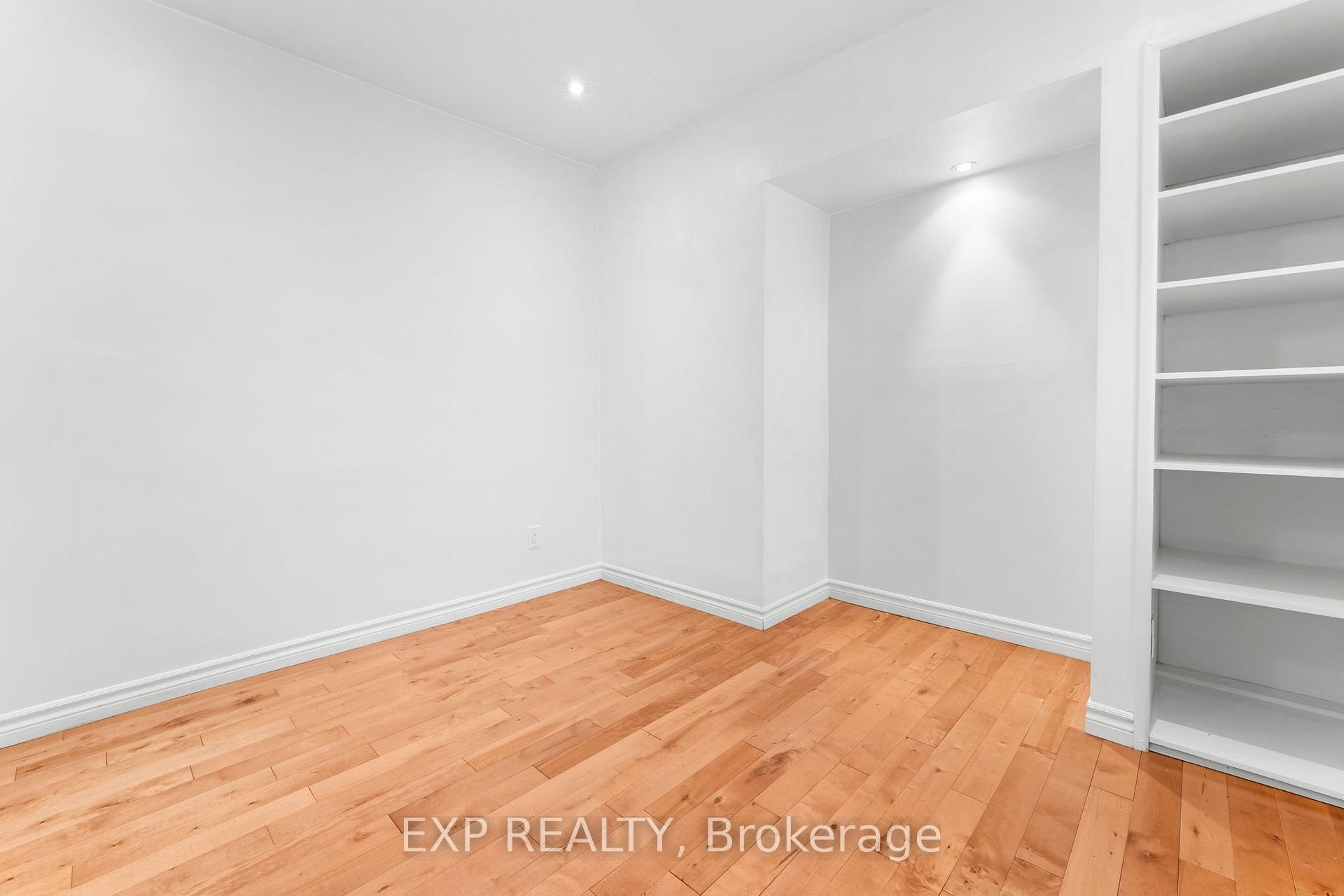 Photo 17 of 156 Park Row S, Hamilton, Delta — HOMEH