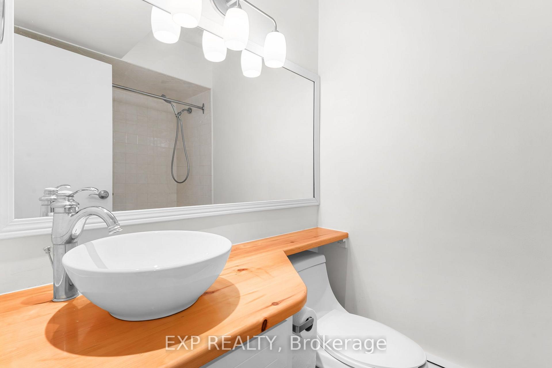 Photo 19 of 156 Park Row S, Hamilton, Delta — HOMEH