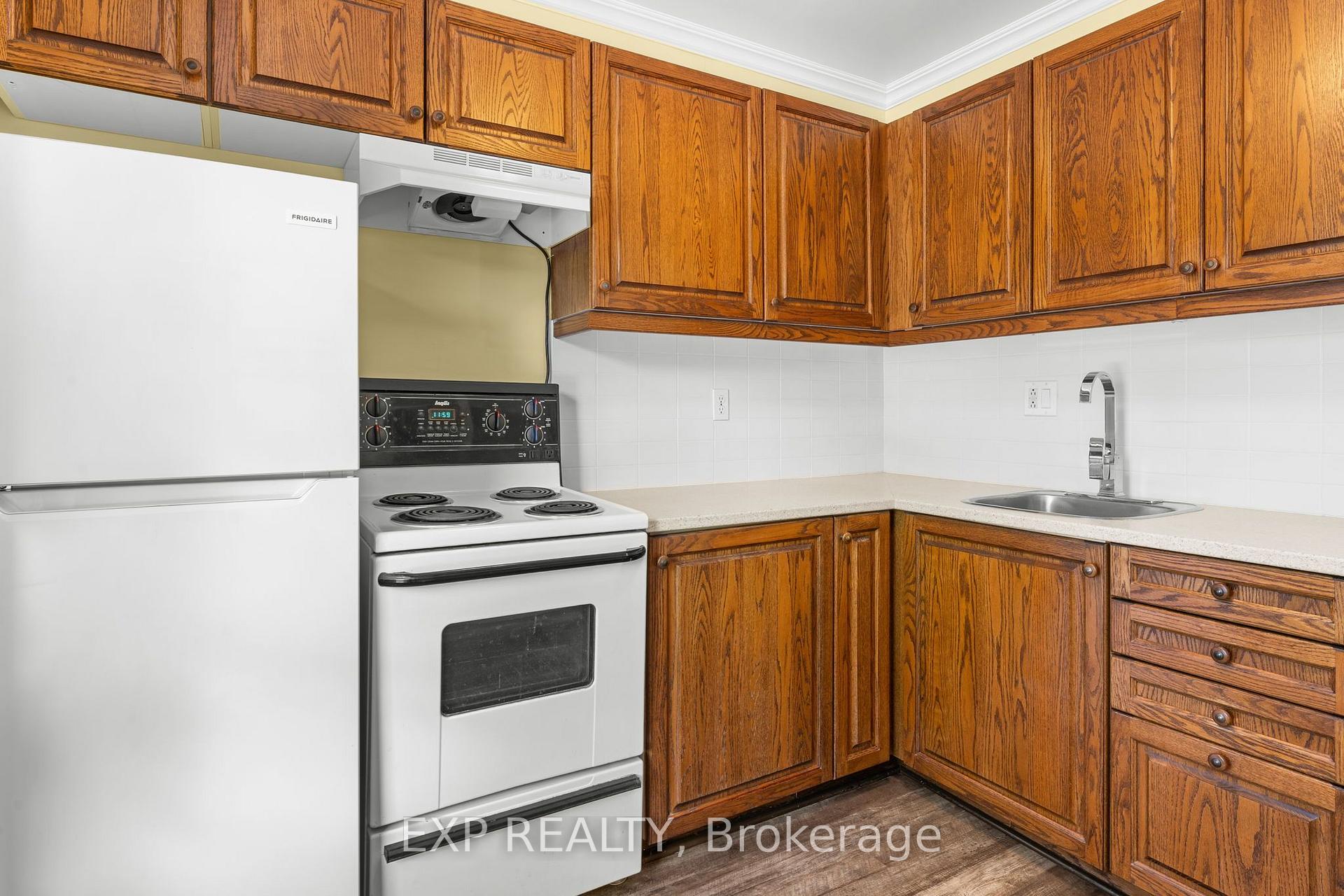 Photo 29 of 156 Park Row S, Hamilton, Delta — HOMEH