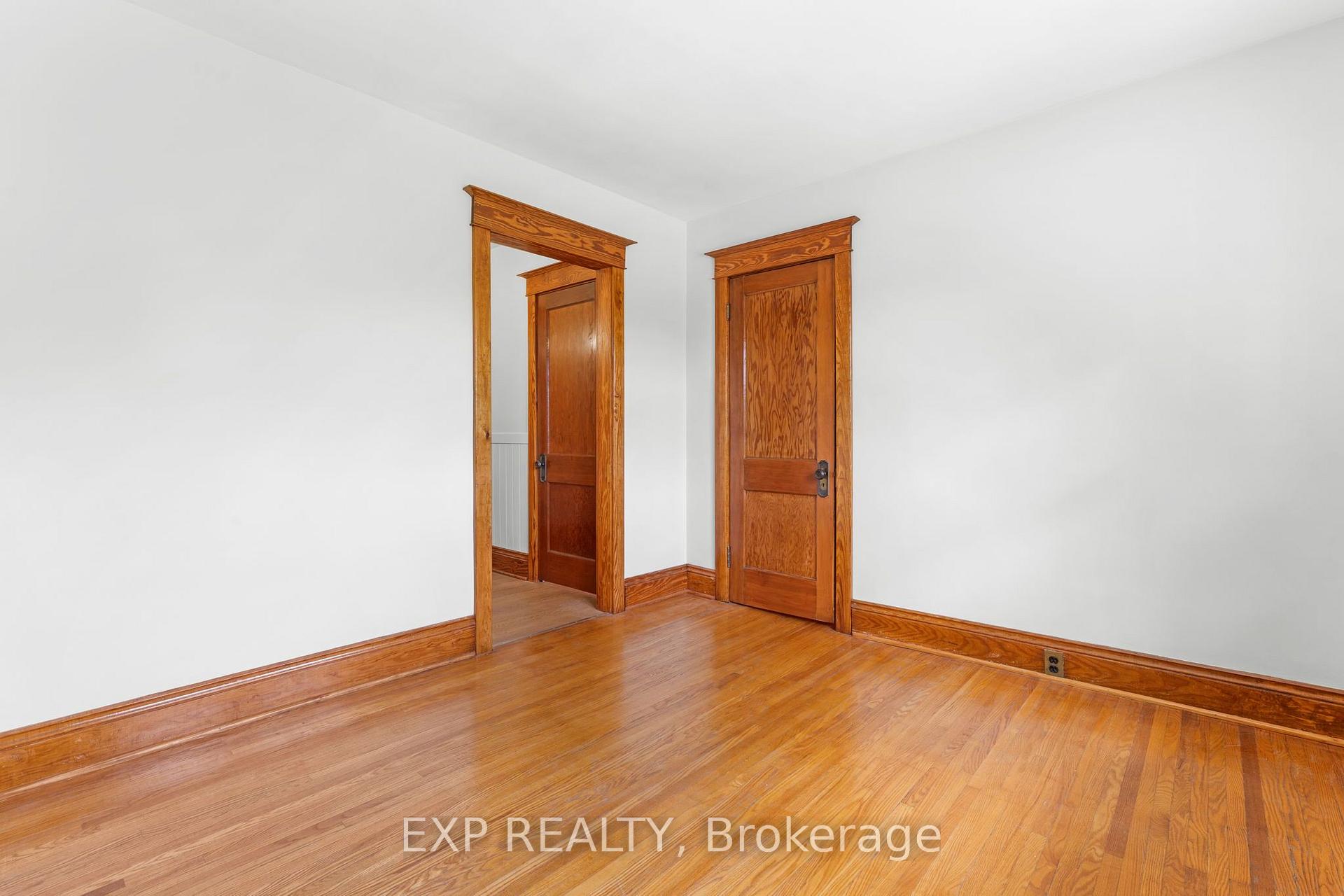 Photo 35 of 156 Park Row S, Hamilton, Delta — HOMEH