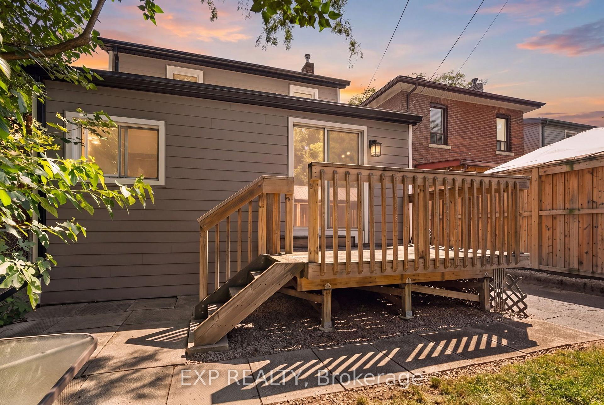 Photo 36 of 156 Park Row S, Hamilton, Delta — HOMEH