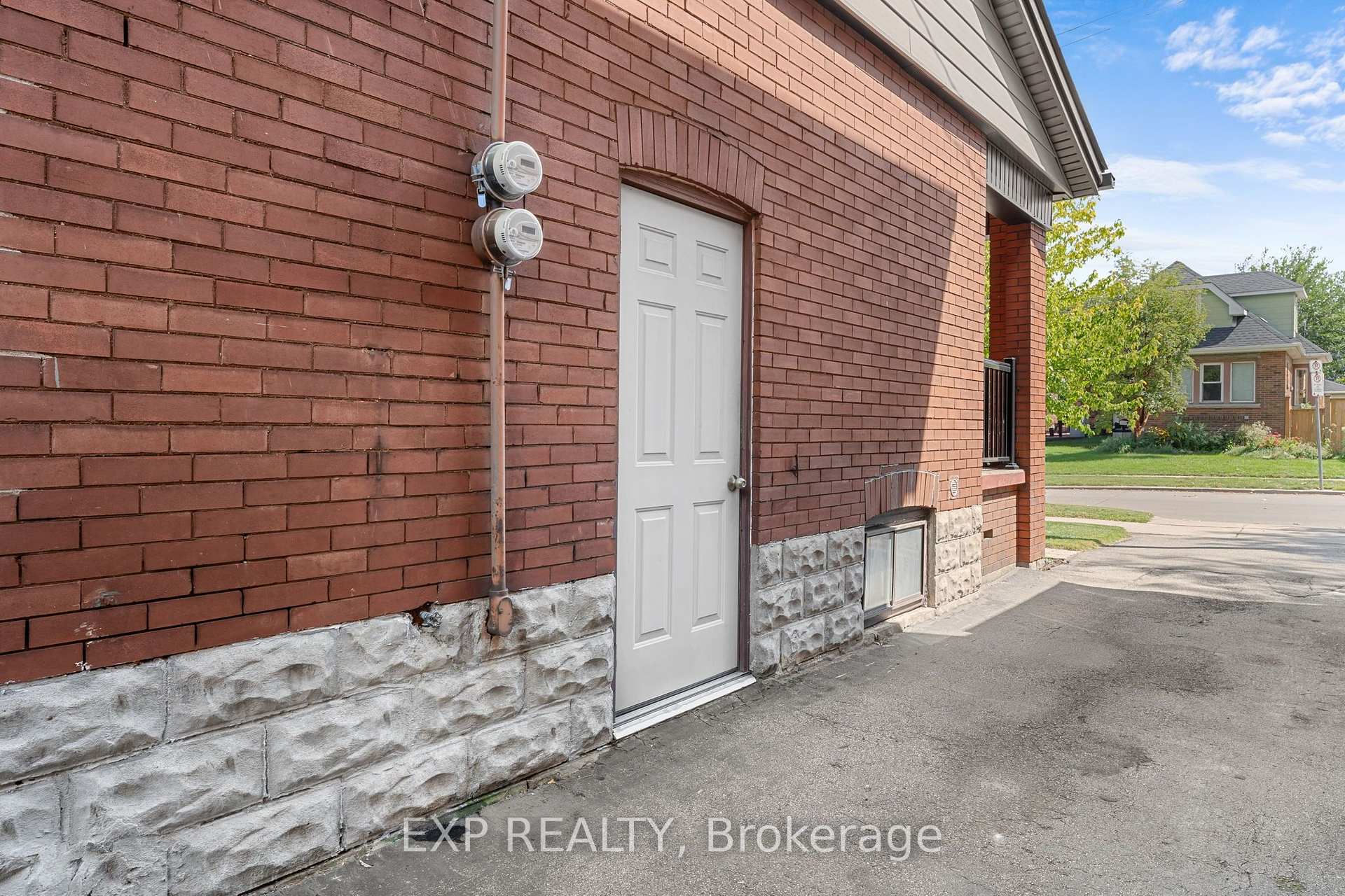 Photo 42 of 156 Park Row S, Hamilton, Delta — HOMEH