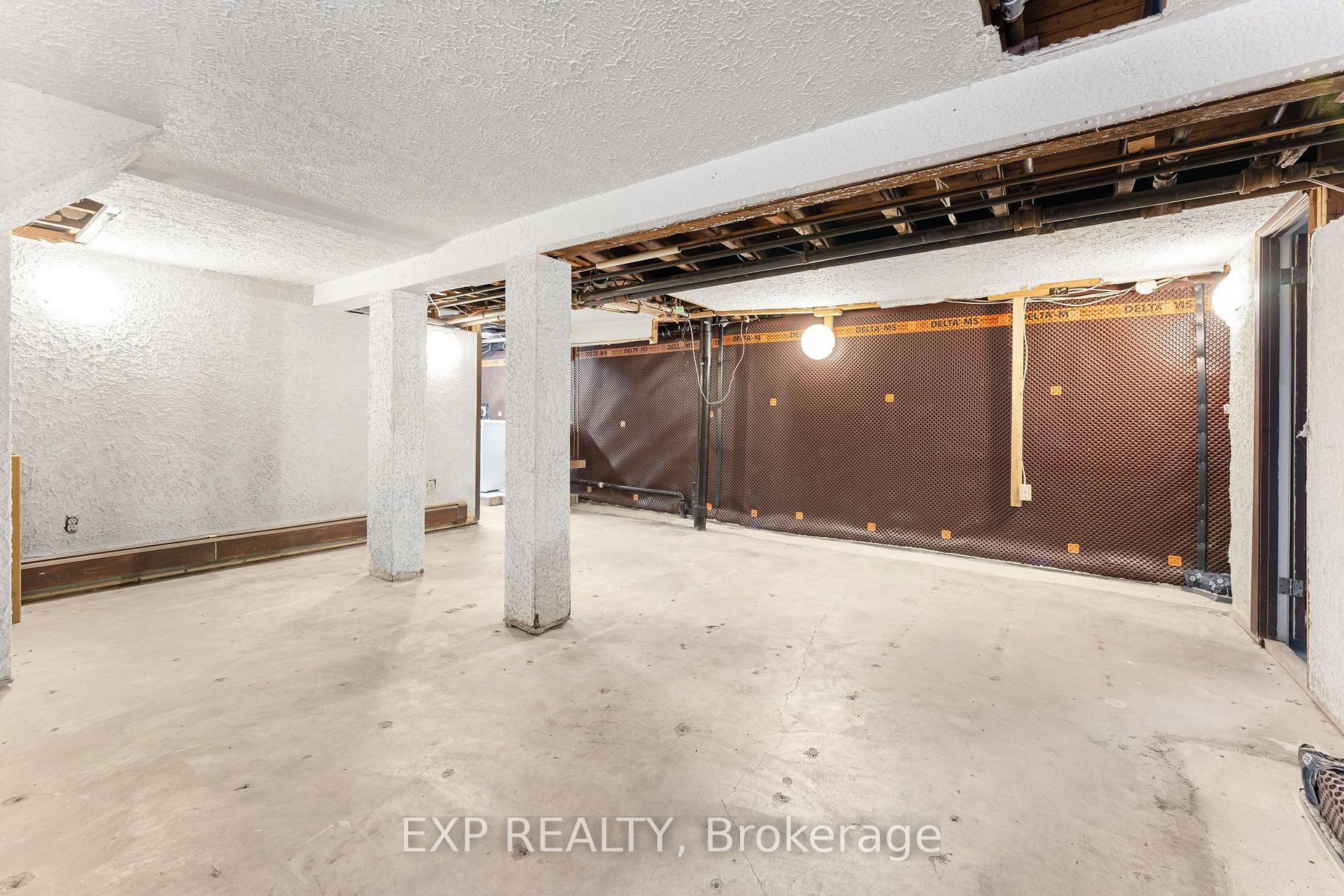 Photo 43 of 156 Park Row S, Hamilton, Delta — HOMEH