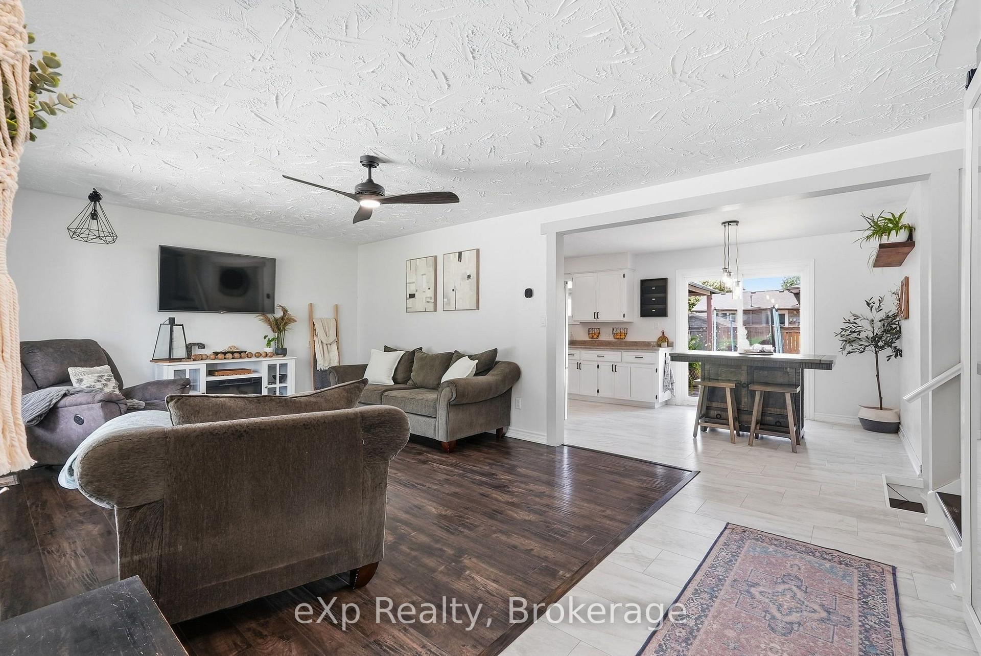 Photo 7 of 541 Oakview Crescent, Wellington North, Mount Forest — HOMEH