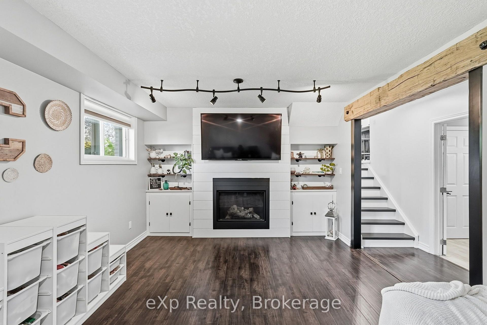 Photo 24 of 541 Oakview Crescent, Wellington North, Mount Forest — HOMEH