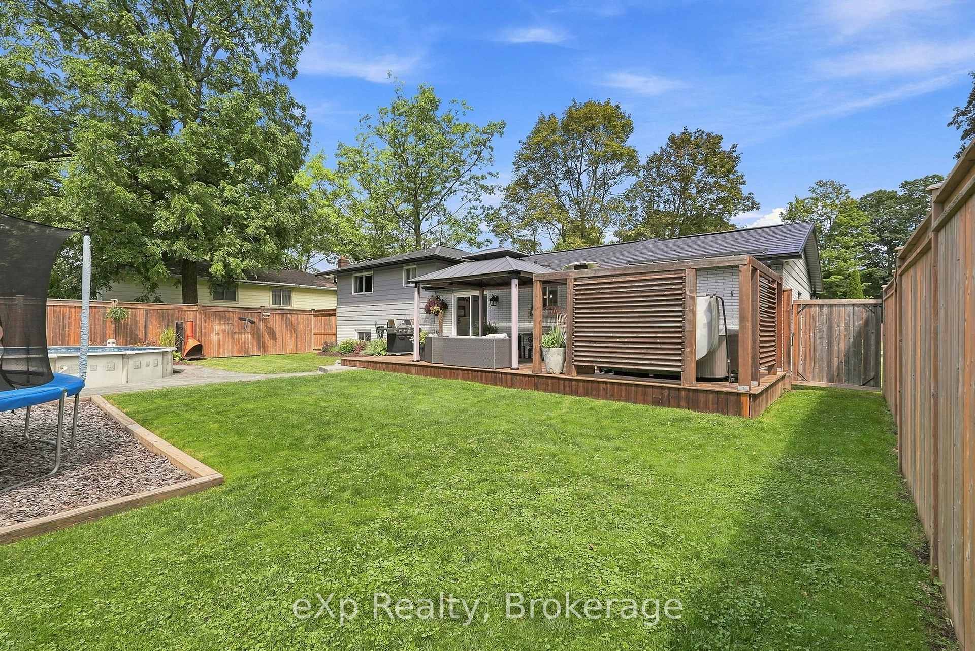 Photo 38 of 541 Oakview Crescent, Wellington North, Mount Forest — HOMEH