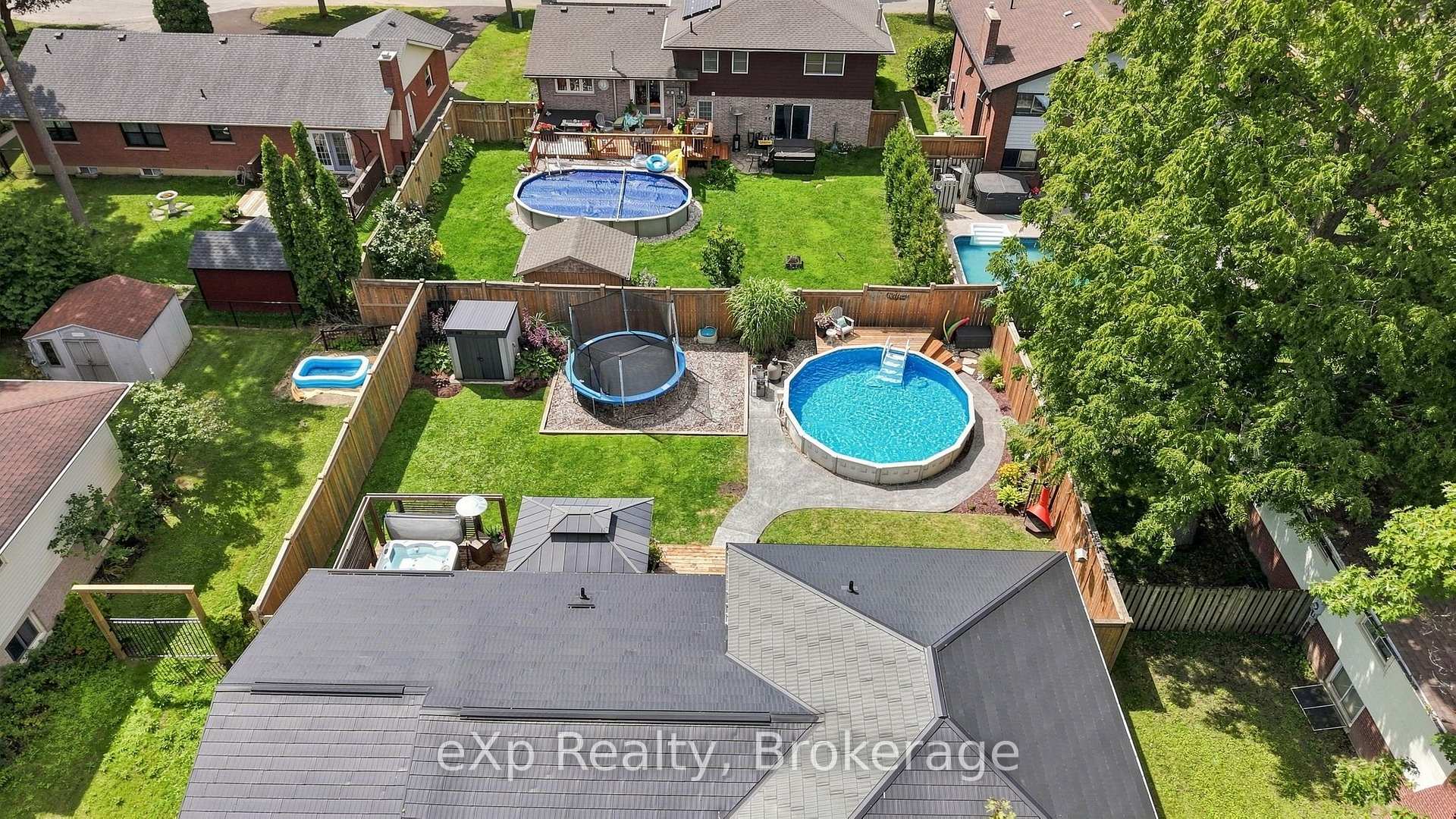 Photo 39 of 541 Oakview Crescent, Wellington North, Mount Forest — HOMEH