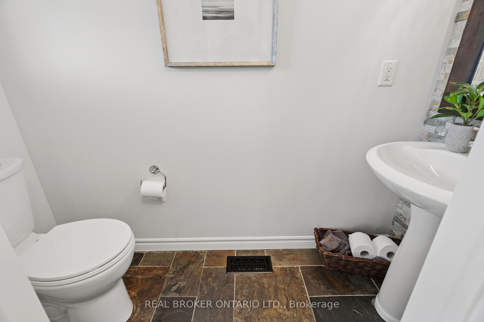Photo 6 of 108 Hampson Crescent, Guelph/Eramosa, Rockwood — HOMEH