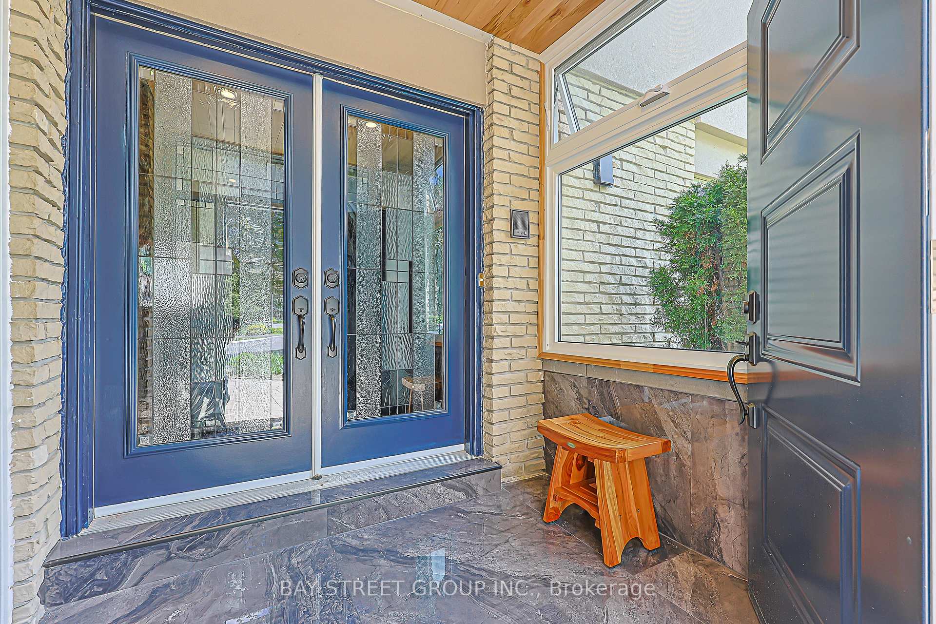 Photo 5 of 12 Jill Court, Markham, Markham Village — HOMEH