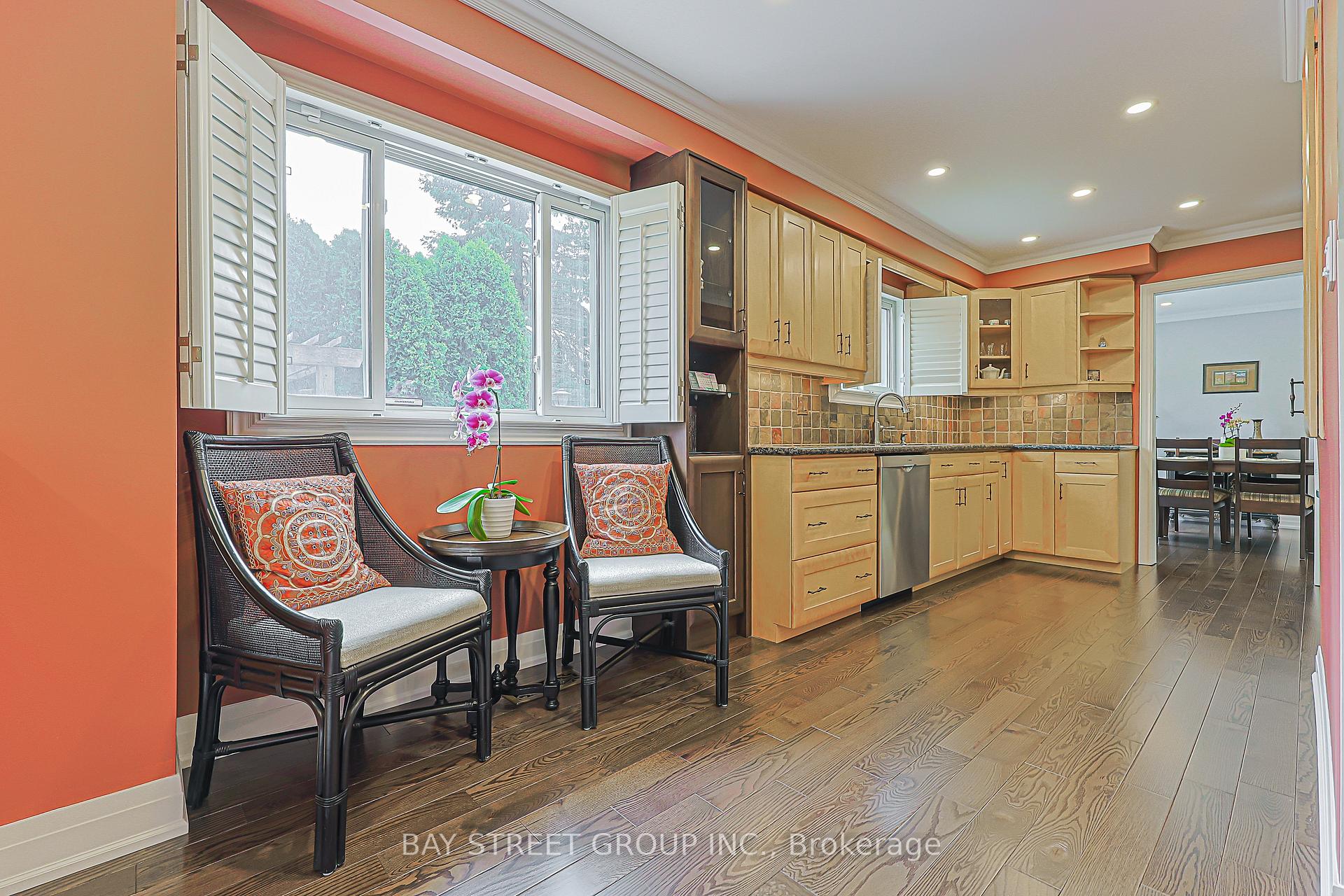 Photo 13 of 12 Jill Court, Markham, Markham Village — HOMEH
