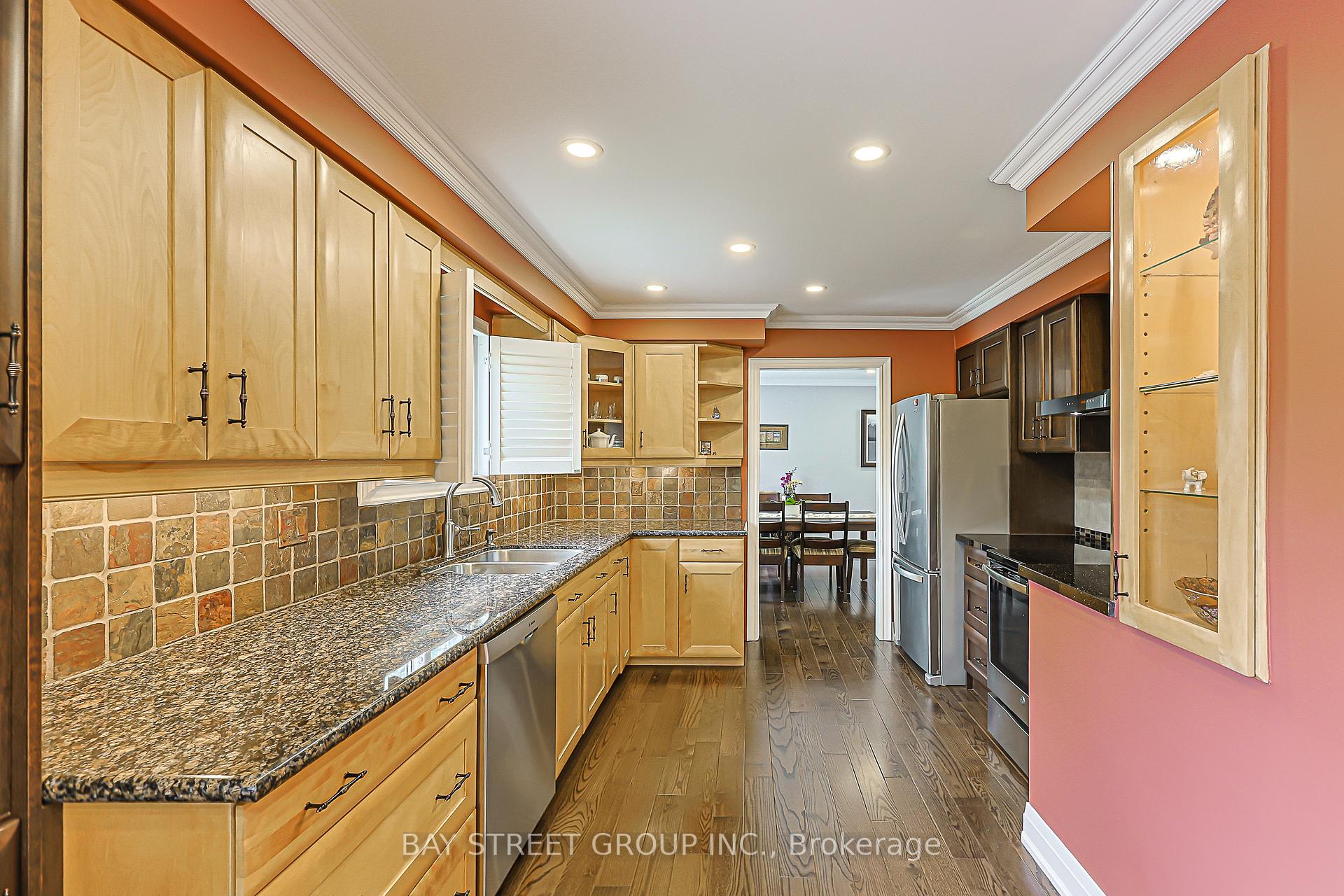 Photo 14 of 12 Jill Court, Markham, Markham Village — HOMEH
