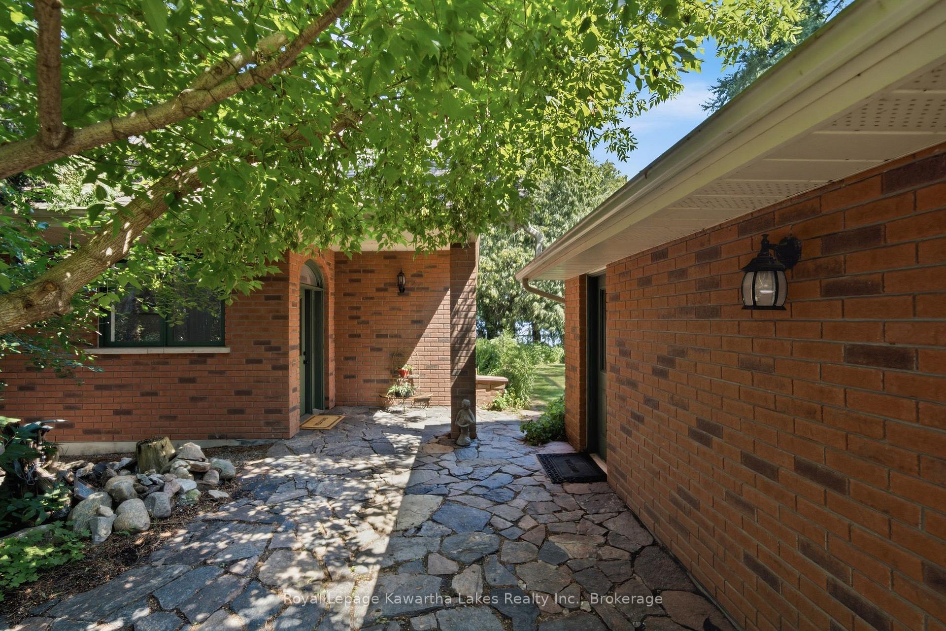 Photo 4 of 100 Pinewood Boulevard, Kawartha Lakes, Carden — HOMEH