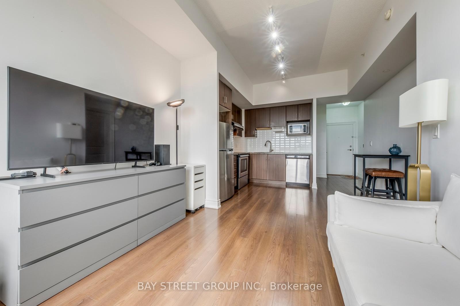 Photo 13 of Unit 911, 38 Cedarland Drive, Markham, Unionville — HOMEH