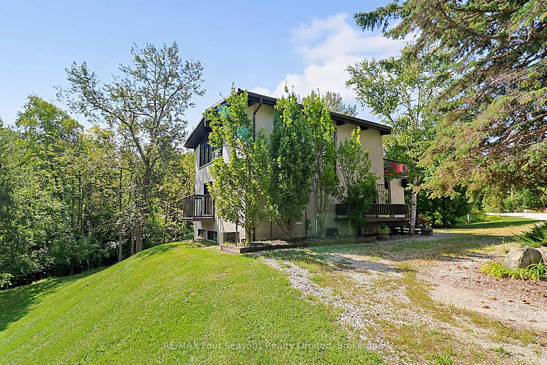 Photo 19 of 121 Birch View Trail, Blue Mountains — HOMEH