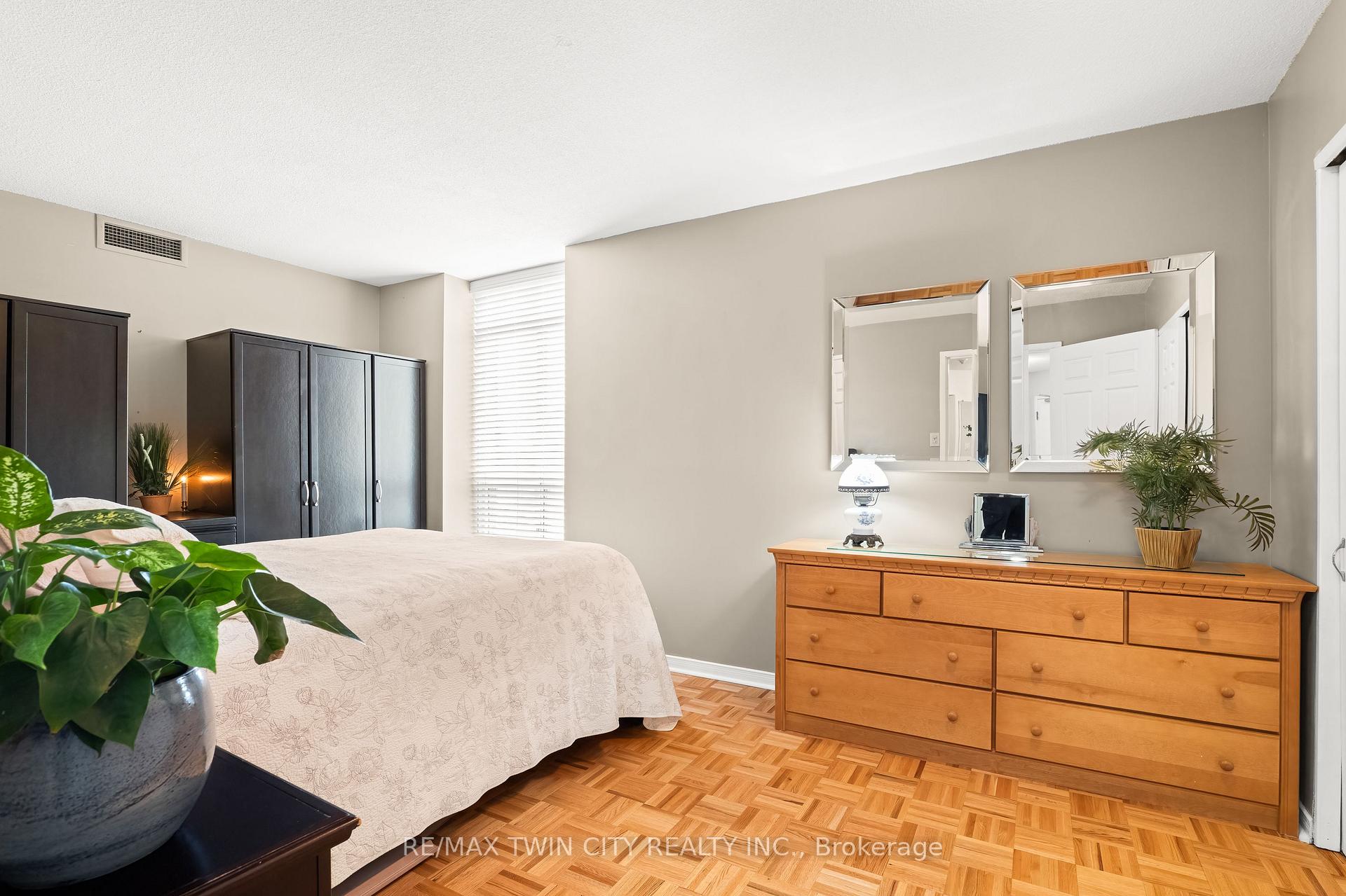 Photo 14 of Unit 207, 1414 King Street E, Kitchener, King East — HOMEH