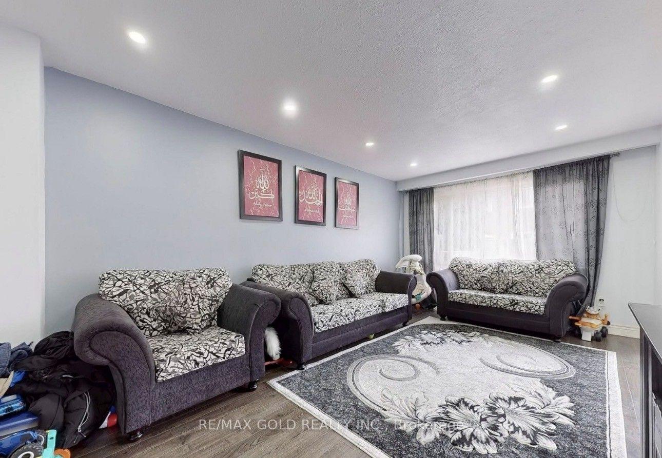 Photo 3 of Unit 8, 7033 Netherbrae Road, Mississauga, Malton — HOMEH