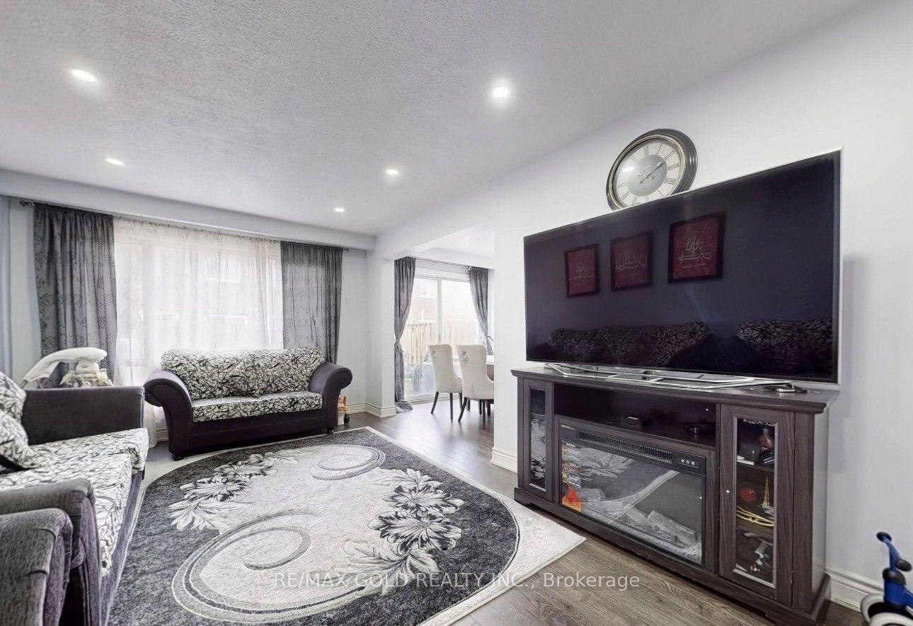 Photo 4 of Unit 8, 7033 Netherbrae Road, Mississauga, Malton — HOMEH