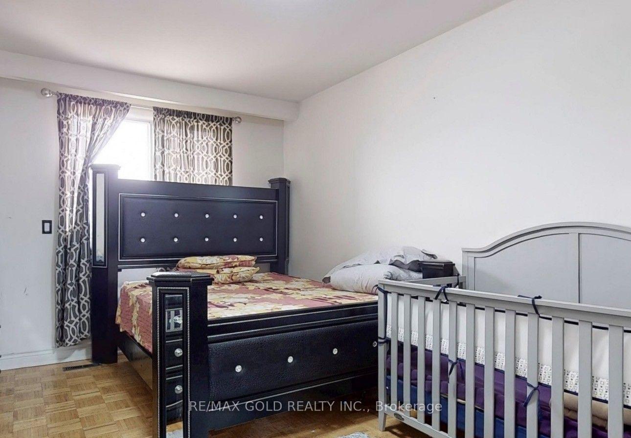 Photo 11 of Unit 8, 7033 Netherbrae Road, Mississauga, Malton — HOMEH