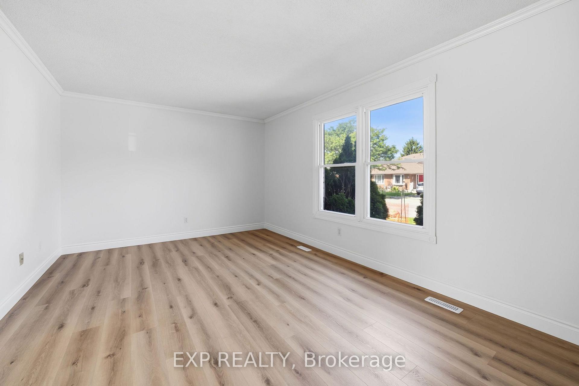 Photo 10 of 746 Homeview Road, London, South Q — HOMEH