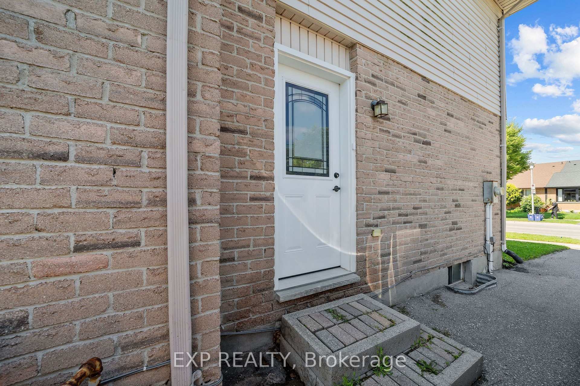 Photo 30 of 746 Homeview Road, London, South Q — HOMEH