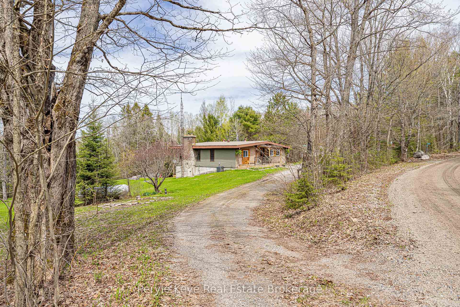 Photo 11 of 114 Robbs Rock Road, Burk's Falls — HOMEH