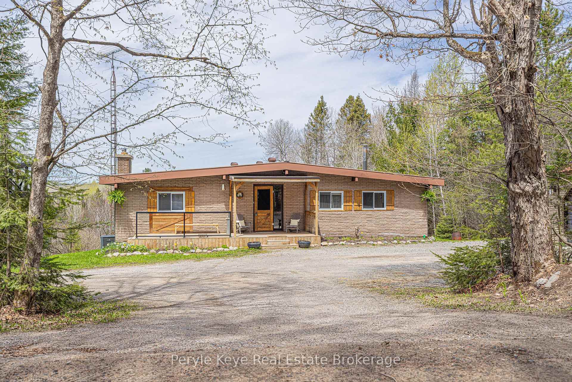 Photo 13 of 114 Robbs Rock Road, Burk's Falls — HOMEH