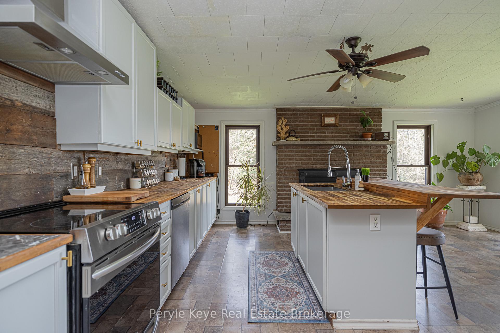 Photo 17 of 114 Robbs Rock Road, Burk's Falls — HOMEH