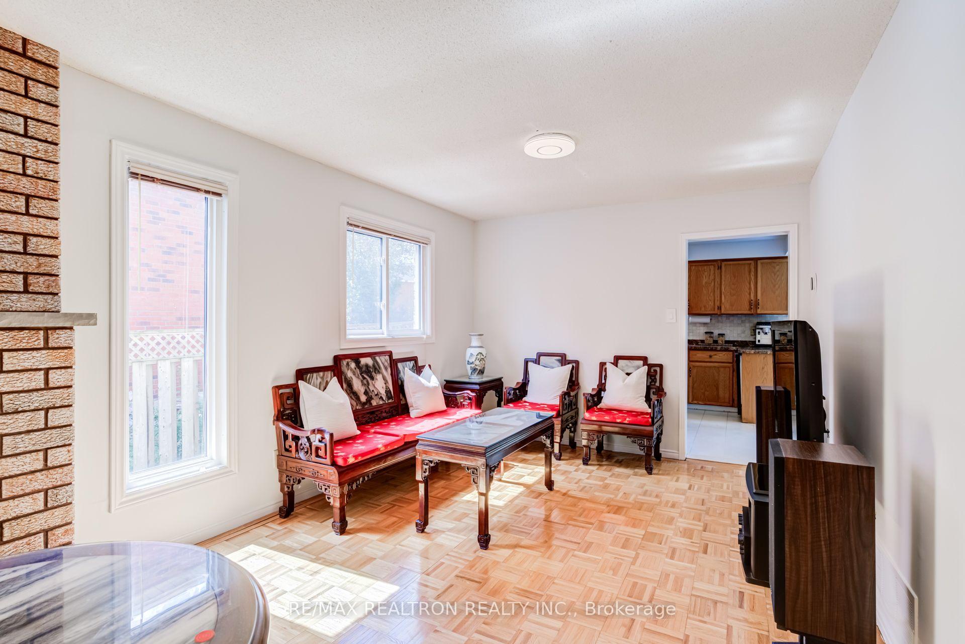 Photo 7 of 4379 Radisson Crescent, Mississauga, Central Erin Mills — HOMEH