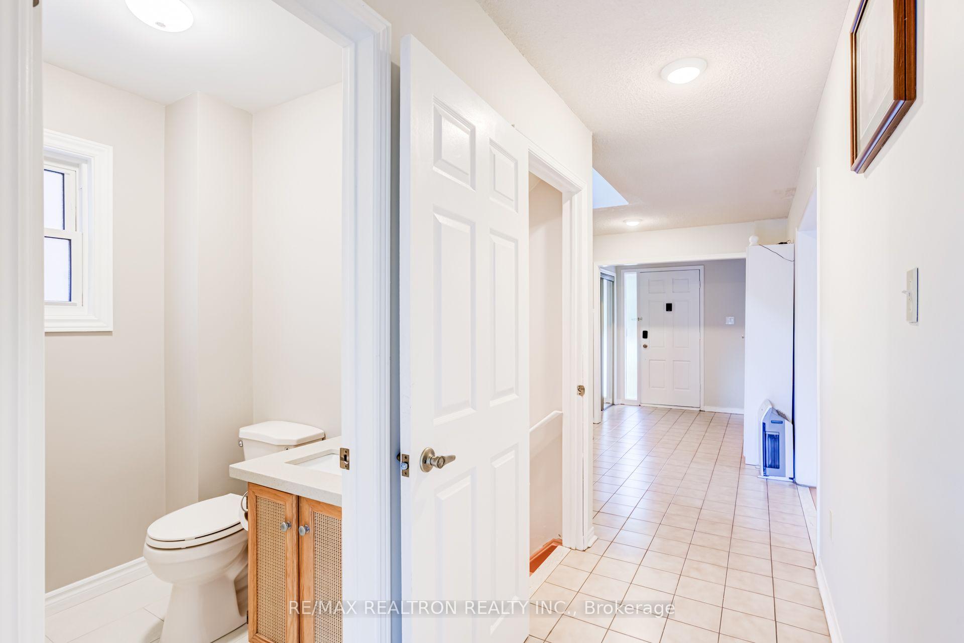 Photo 9 of 4379 Radisson Crescent, Mississauga, Central Erin Mills — HOMEH