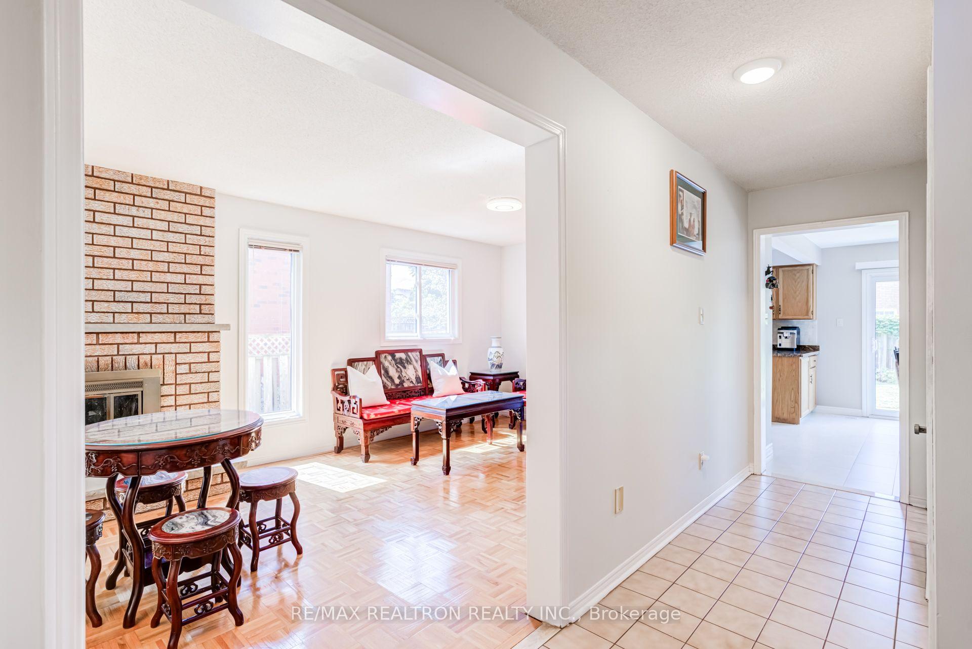 Photo 18 of 4379 Radisson Crescent, Mississauga, Central Erin Mills — HOMEH