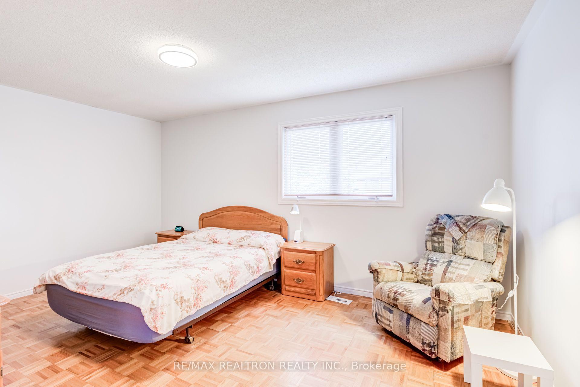 Photo 22 of 4379 Radisson Crescent, Mississauga, Central Erin Mills — HOMEH