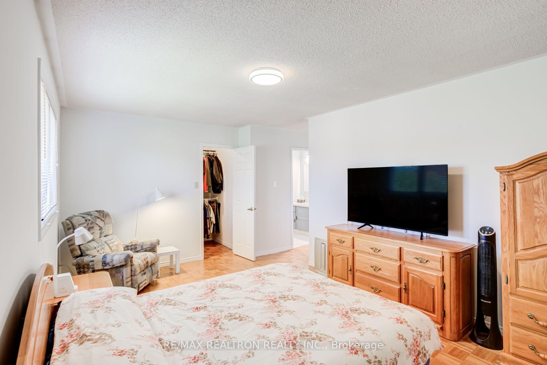 Photo 24 of 4379 Radisson Crescent, Mississauga, Central Erin Mills — HOMEH