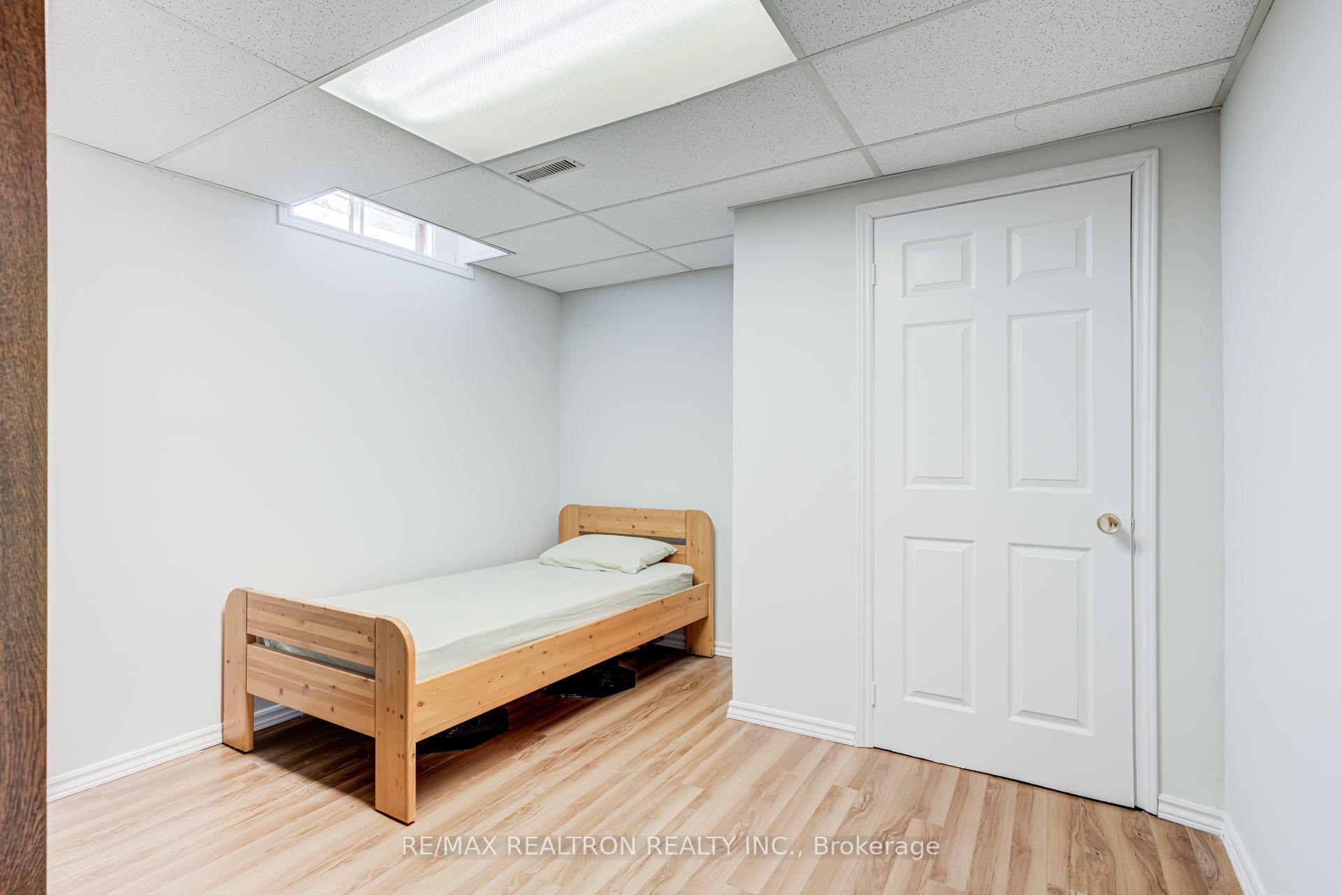 Photo 35 of 4379 Radisson Crescent, Mississauga, Central Erin Mills — HOMEH