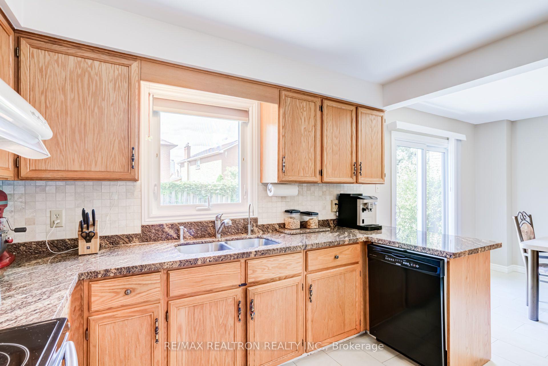 Photo 36 of 4379 Radisson Crescent, Mississauga, Central Erin Mills — HOMEH