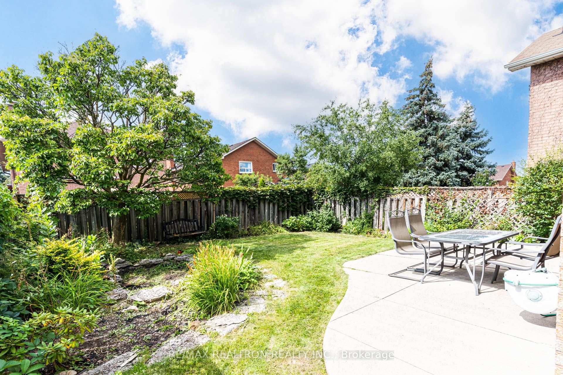 Photo 39 of 4379 Radisson Crescent, Mississauga, Central Erin Mills — HOMEH