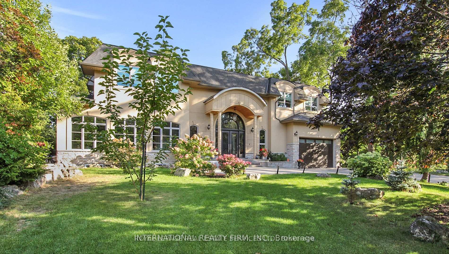 Photo 2 of 1286 Cambridge Drive, Oakville, Morrison — HOMEH