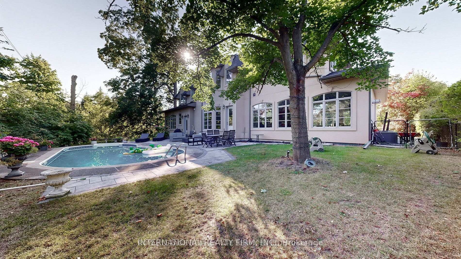 Photo 25 of 1286 Cambridge Drive, Oakville, Morrison — HOMEH