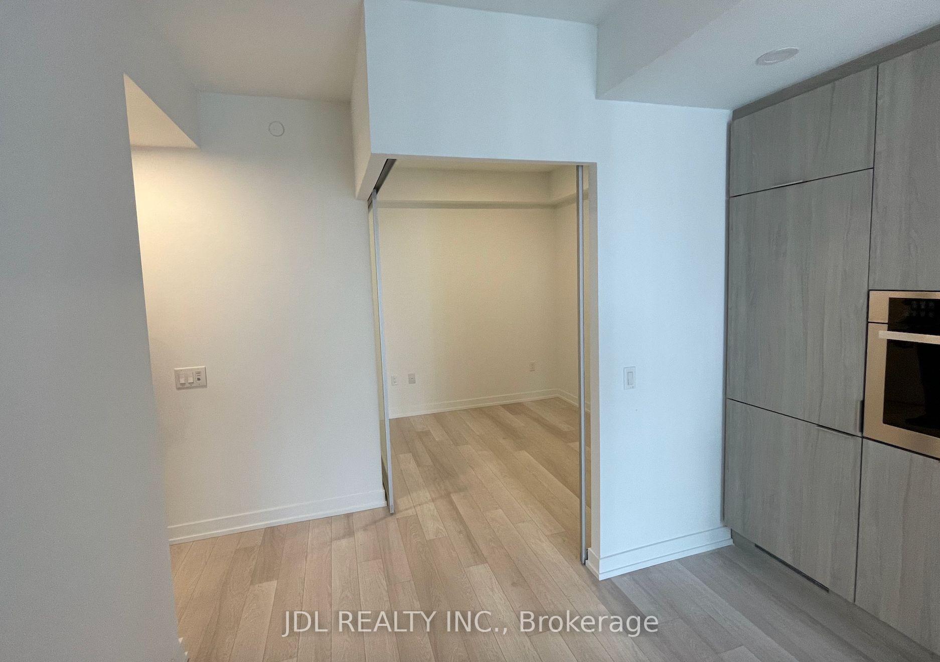 Photo 2 of 39 Roehampton Avenue, Toronto, Mount Pleasant West — HOMEH