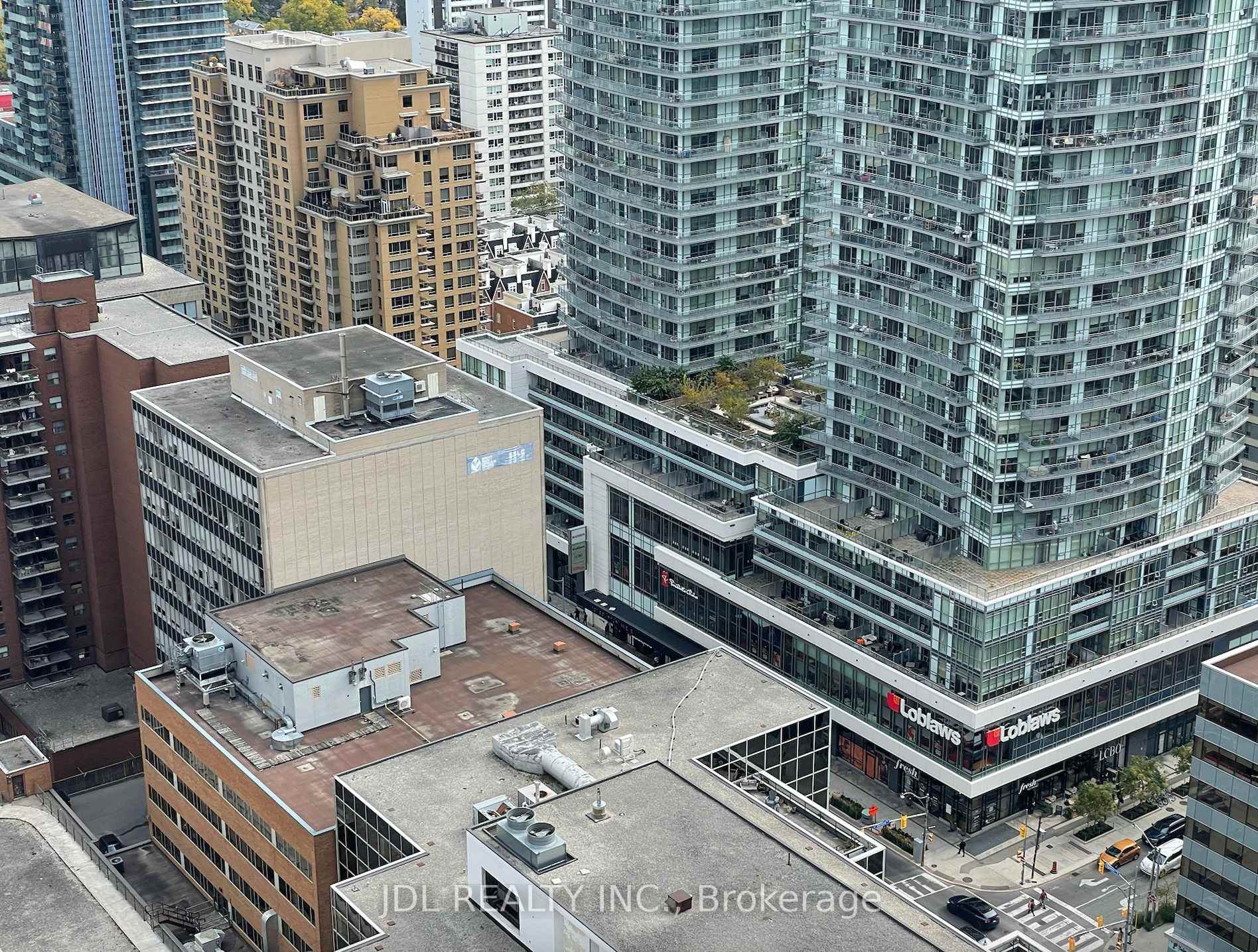 Photo 14 of 39 Roehampton Avenue, Toronto, Mount Pleasant West — HOMEH