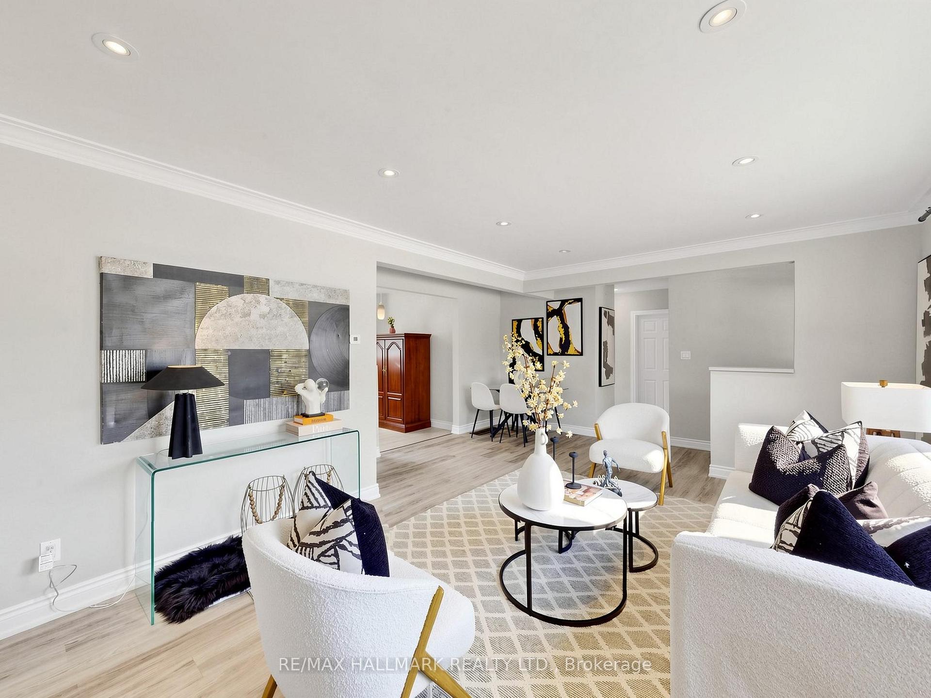 Photo 8 of 79 Cartier Crescent, Richmond Hill, Crosby — HOMEH
