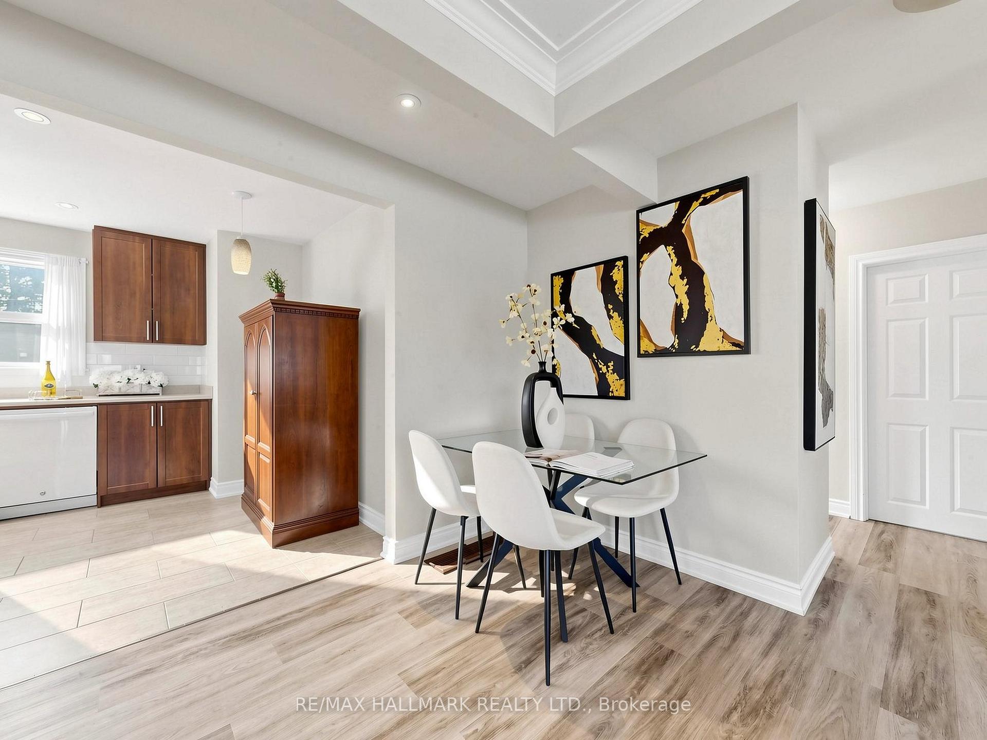 Photo 9 of 79 Cartier Crescent, Richmond Hill, Crosby — HOMEH
