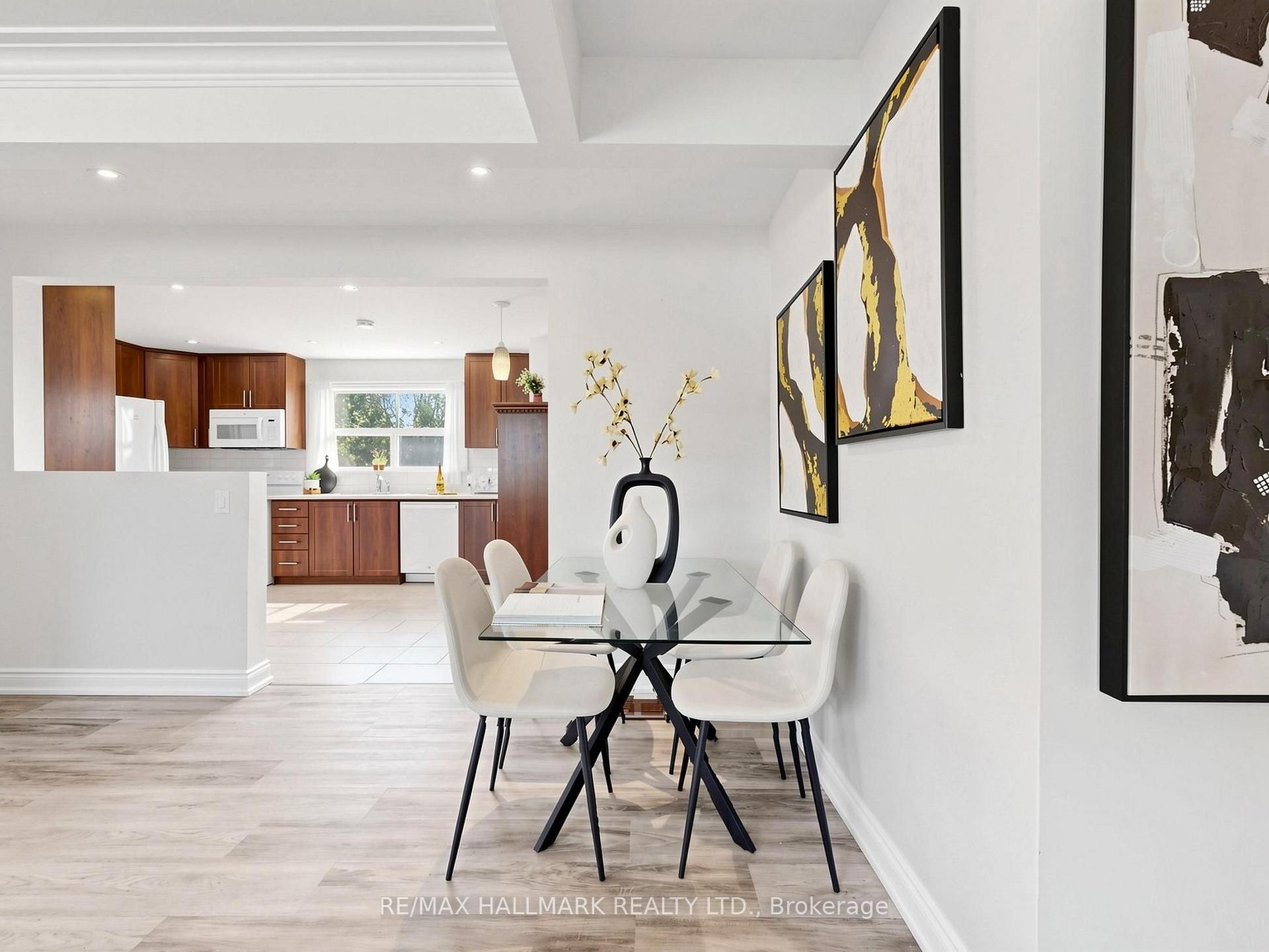 Photo 10 of 79 Cartier Crescent, Richmond Hill, Crosby — HOMEH