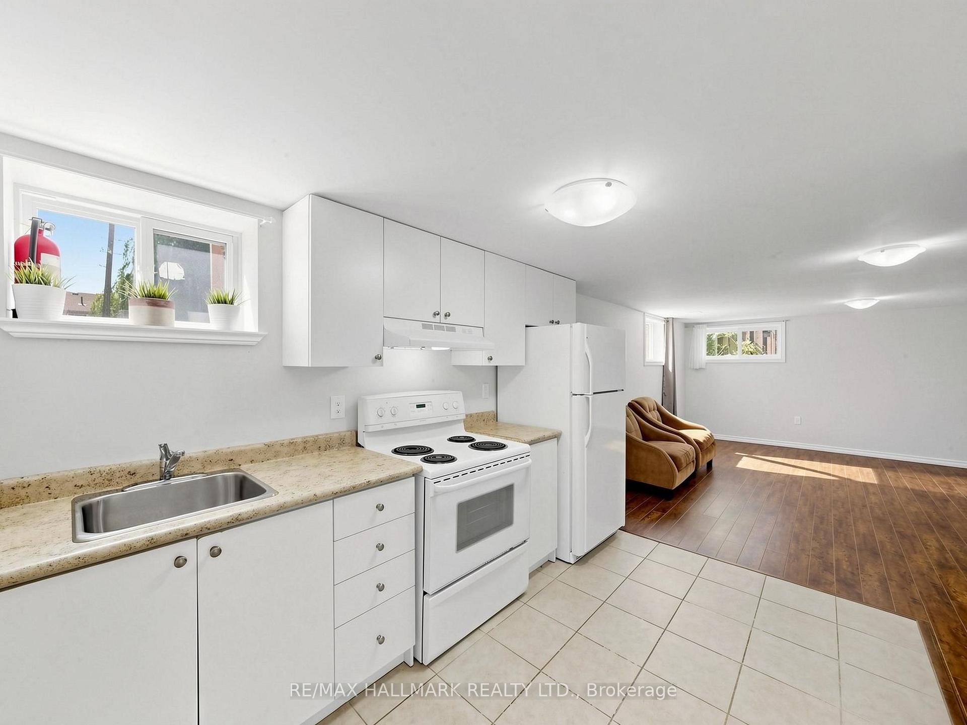 Photo 25 of 79 Cartier Crescent, Richmond Hill, Crosby — HOMEH